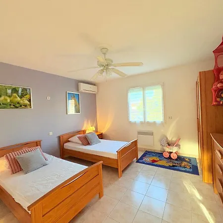 بيت للعطل Superbe Maison Avec Piscine Privee Proche سان سيبريان