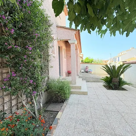 Hébergement de vacances Superbe Maison Avec Piscine Privee Proche *