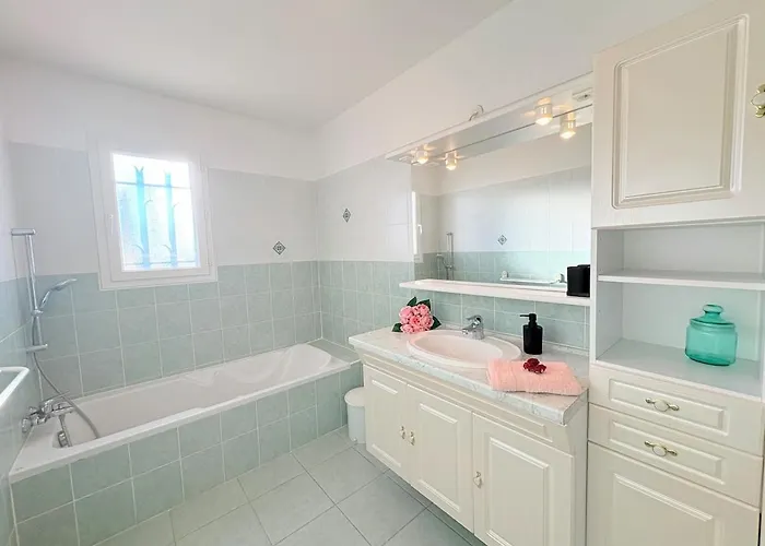 Superbe Maison Avec Piscine Privee Proche Casa de Férias *